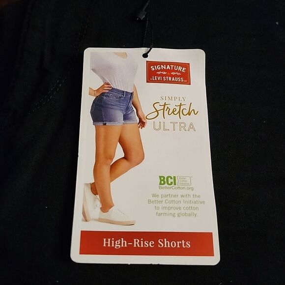 Signature by Levi Strauss & Co. Women's 4 Black Cuffed Short - Picture 4 of 5